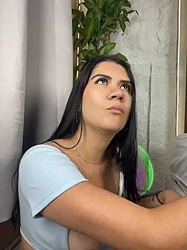KattyManson live cam on StripChat