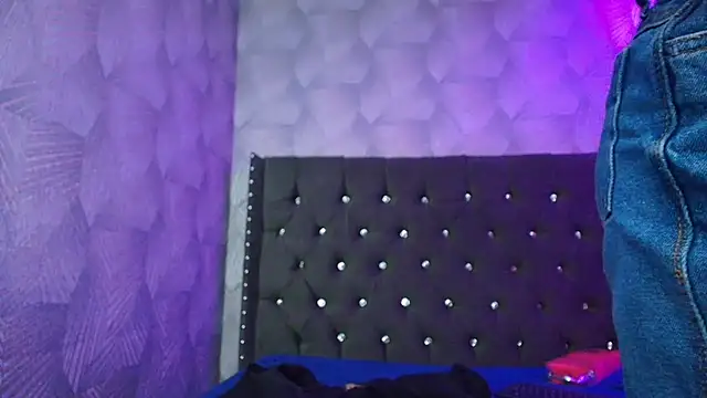 AnnaliOlsenX webcam