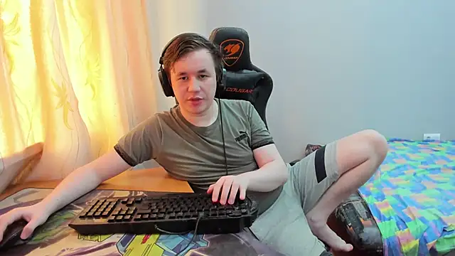 iliaskrislove live cam on StripChat