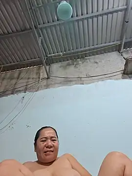 Queen-18200 webcam