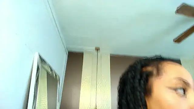 Tiifany_Baker webcam