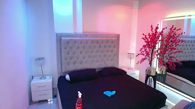 Juliieta_gray webcam