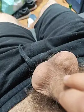 Testicle_Torture live cam on StripChat