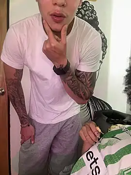 ErickAndSasha webcam