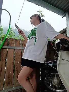 Linda-yiyi webcam