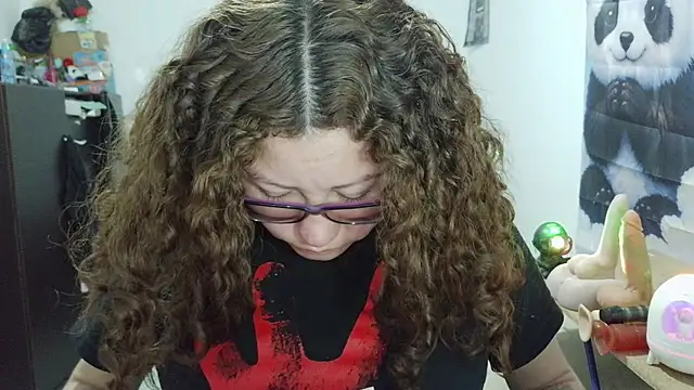 curly_greeneyed webcam
