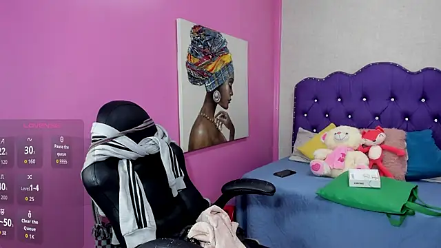 Mara_Summerr live cam on StripChat