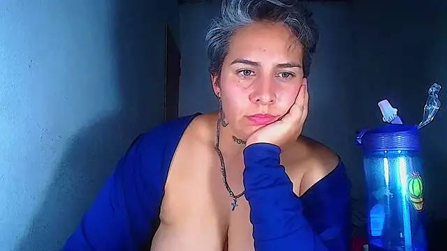 Yessi_rousse webcam