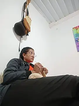 Bigassmommy_x live cam on StripChat