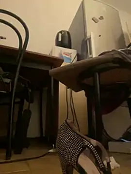 crisfootlicker live cam on StripChat
