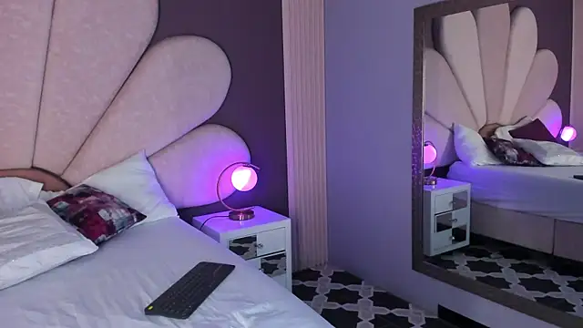LolaGray__ webcam