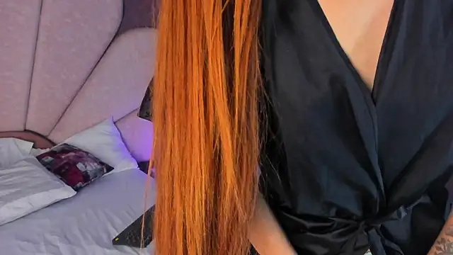 LolaGray__ live webcam