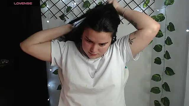 Nika_1_ live cam on StripChat