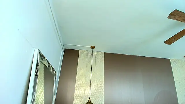 Tiifany_Baker webcam