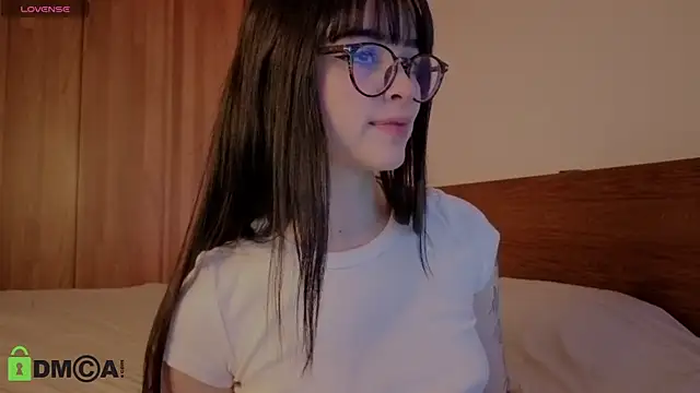 ARIA_MORA live cam on StripChat
