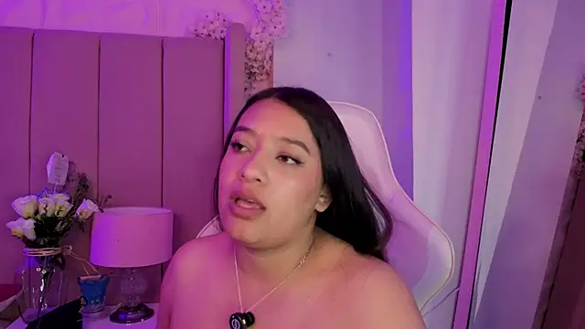 MollyBigBoobs12 live cam on StripChat