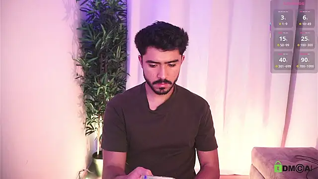 dam0n_fr0st live cam on StripChat