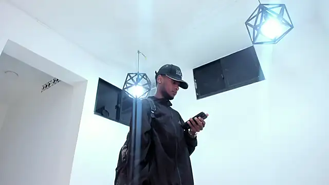 BennBrown live cam on StripChat