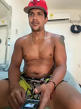 bigdick211292 live cam on StripChat