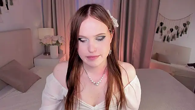 EffieMinki live cam on StripChat