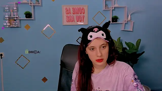 nami_glow webcam