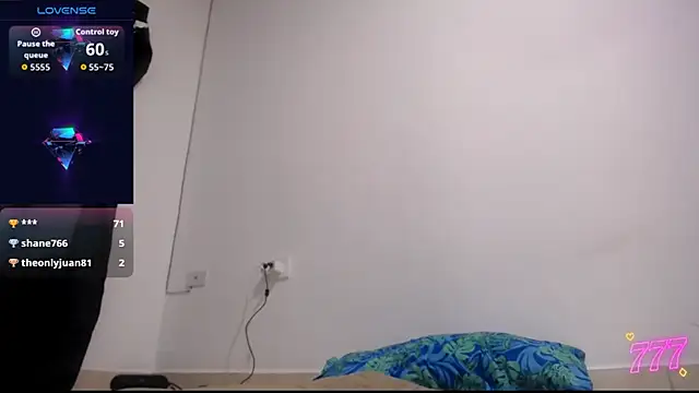 MIA_GT777 live cam on StripChat