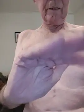 cuminmyface100 live cam on StripChat