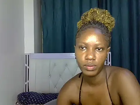 Prettyluxee webcam