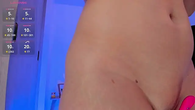 Liatovar7 live cam on StripChat
