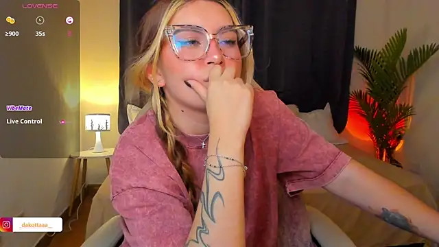 dakottaa_ webcam