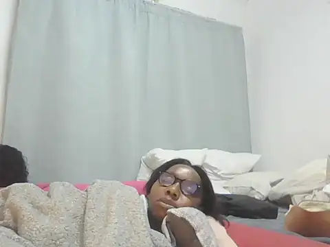 Sexxybella27 live cam on StripChat