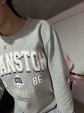 Ady_18 live cam on StripChat