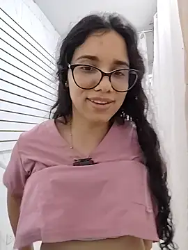 alanahot94 live cam on StripChat