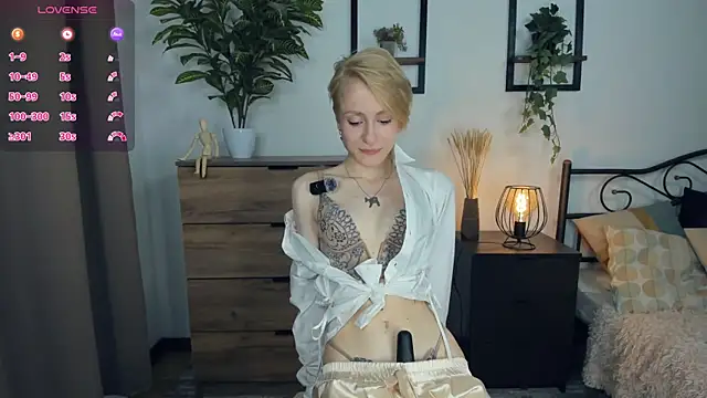 JanettePerro live cam on StripChat