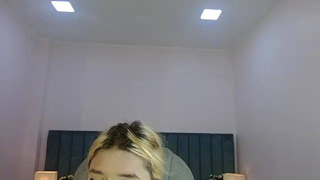 april_bunnyy webcam
