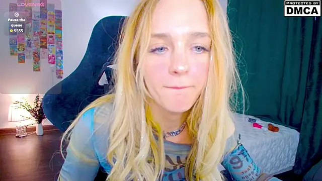 Aliceglass__ webcam