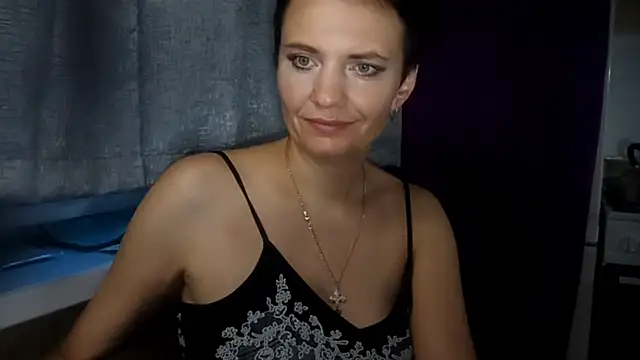 HotMamaQueen234 webcam