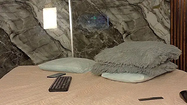 Mia_Collins7 webcam