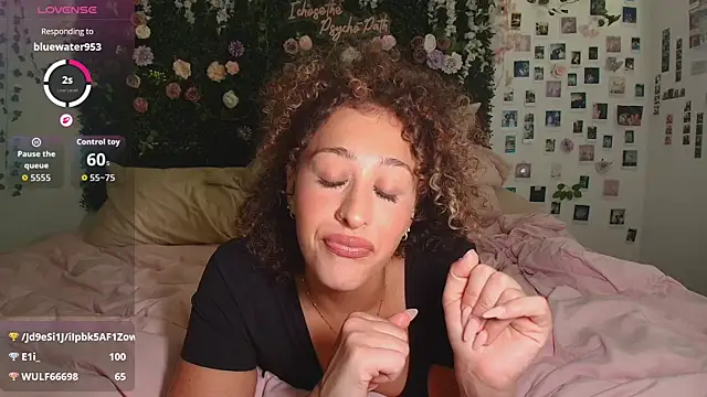LyraCovee webcam