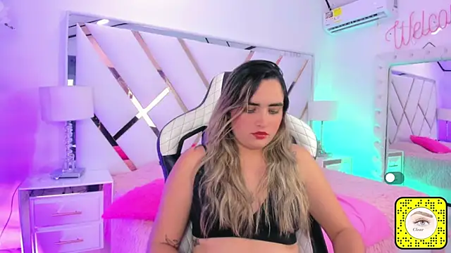 lauren_sofiaa webcam