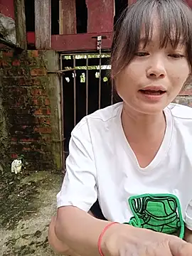 Linda-yiyi live cam on StripChat