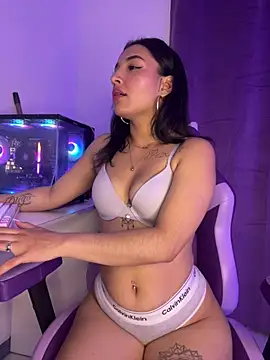 Kayle_11 live cam on StripChat