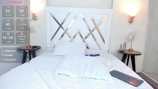 Sky_Collins_ webcam