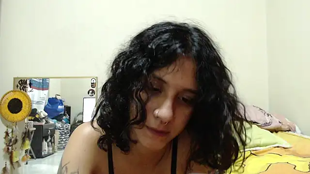 AlinaWoolf_ webcam