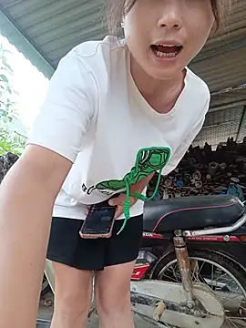 Linda-yiyi webcam