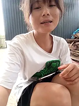 Linda-yiyi live cam on StripChat
