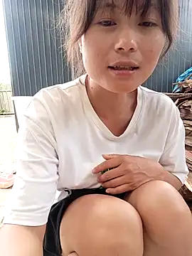 Linda-yiyi live cam on StripChat