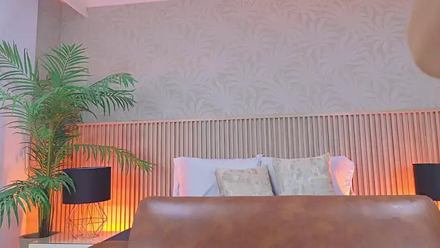 Carrie_GB live cam on StripChat