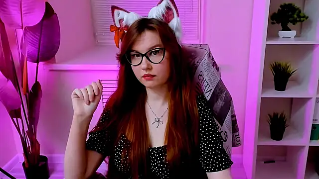 CarolGiggly live cam on StripChat