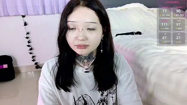 Lein_Bone live cam on StripChat